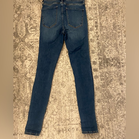 Abercrombie and Fitch high rise skinny jeans. Size 25 - Picture 2 of 4